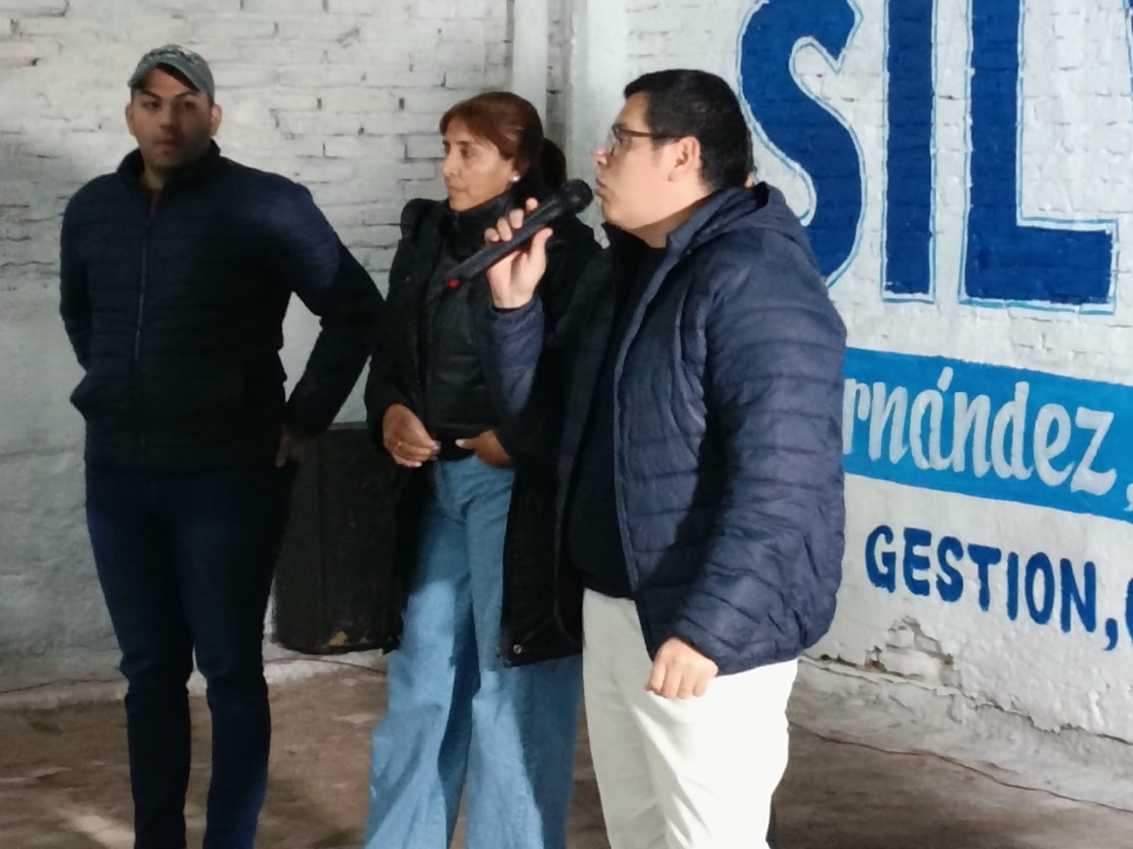 Carlos Silva presentó sus propuestas de gobierno en una entrevista por FM Victoria Editorial Carlos Silva presentó sus propuestas de gobierno en una entrevista por FM Victoria Editorial