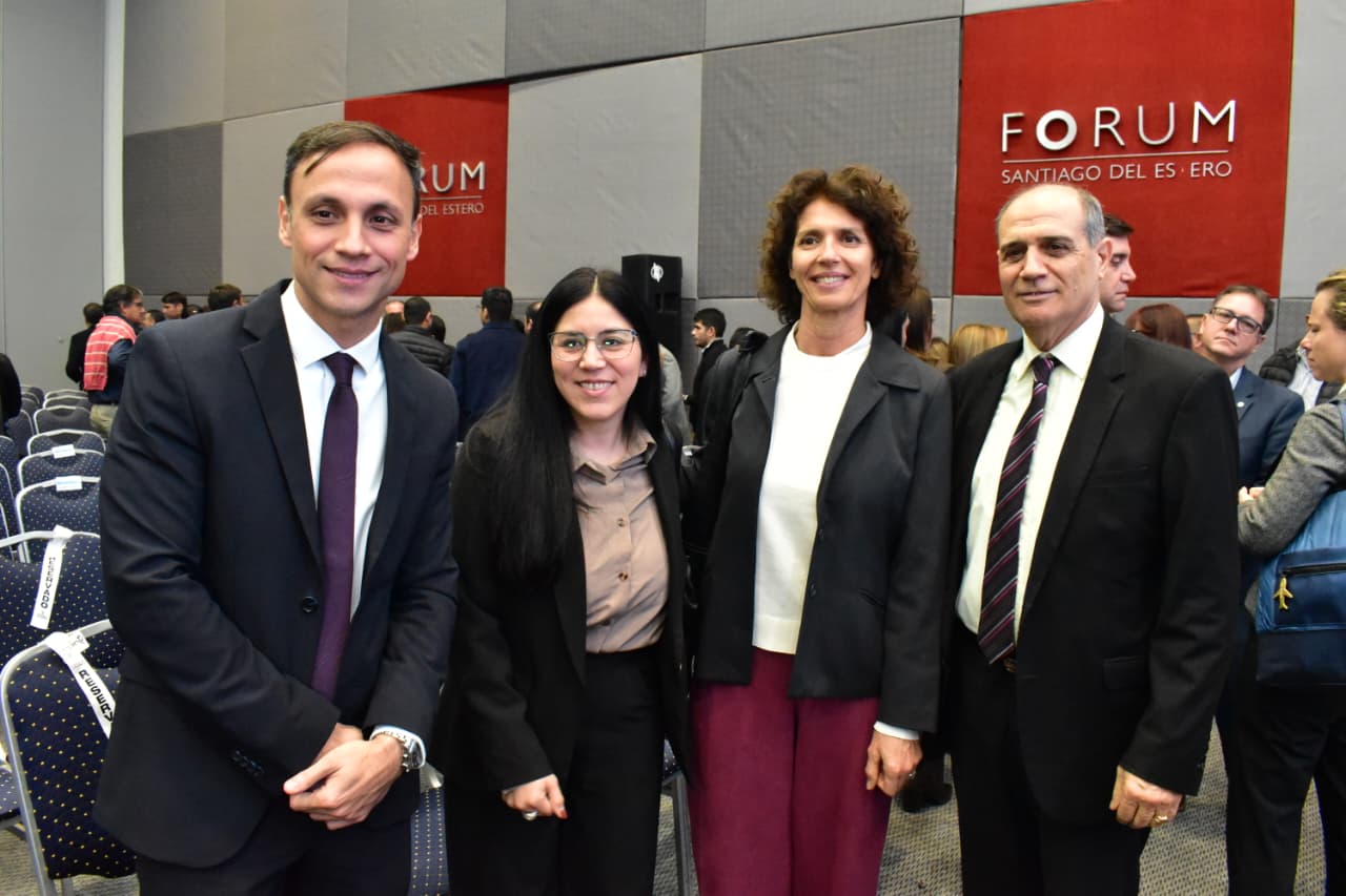La intendente participó del encuentro con el gobernador Elías Suárez en el Forum La intendente participó del encuentro con el gobernador Elías Suárez en el Forum