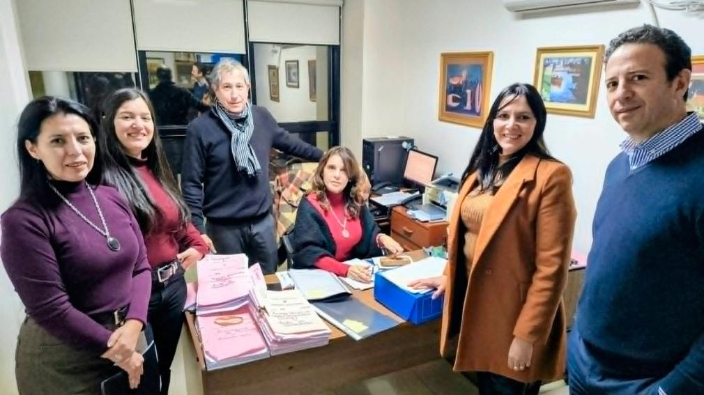 El Frente Justicialista presentó oficialmente sus listas de candidatos ante el Tribunal Electoral El Frente Justicialista presentó oficialmente sus listas de candidatos ante el Tribunal Electoral