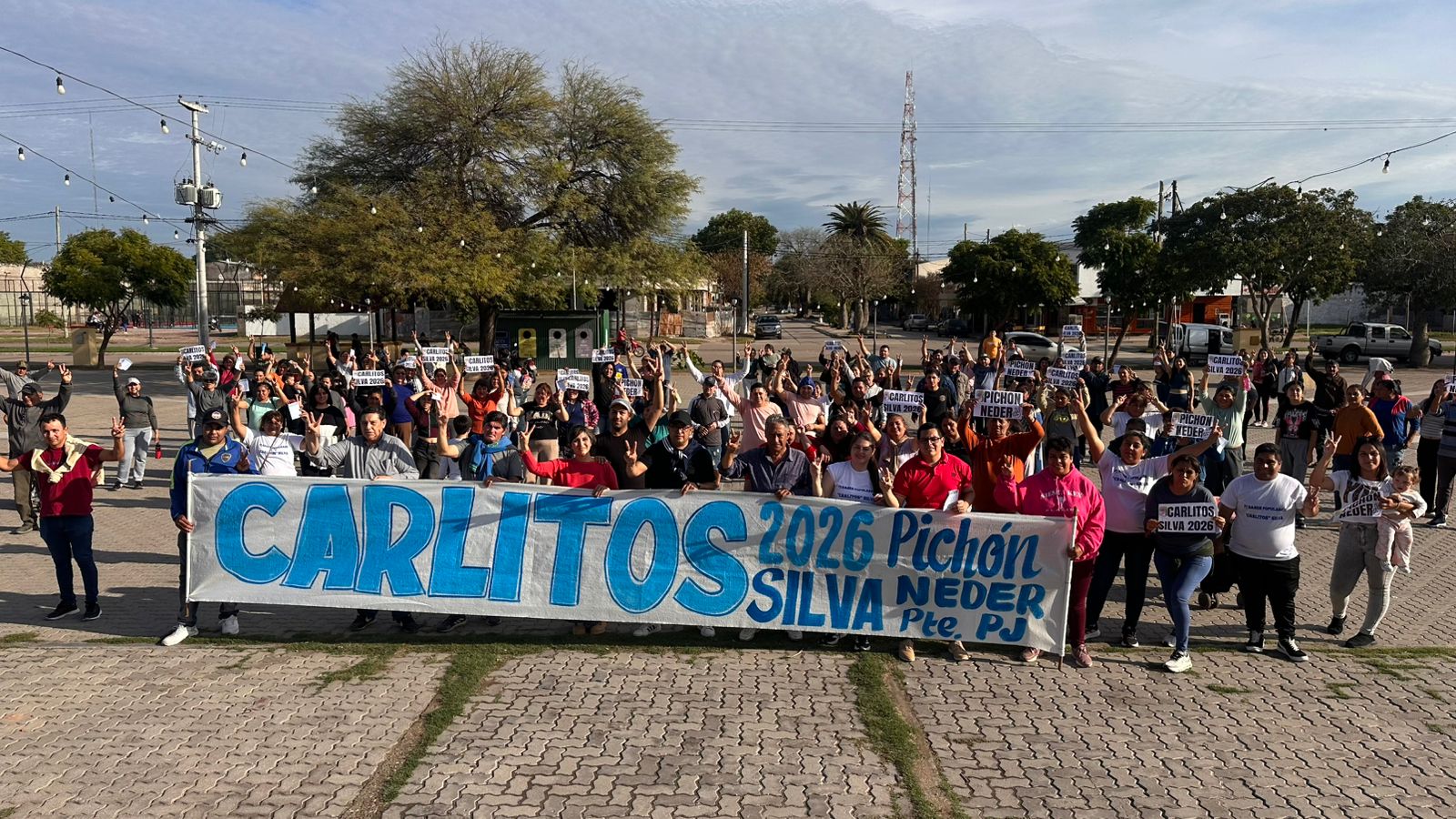 De campaña austera a fenómeno político: el crecimiento de Carlitos Silva sorprende en Fernández De campaña austera a fenómeno político: el crecimiento de Carlitos Silva sorprende en Fernández