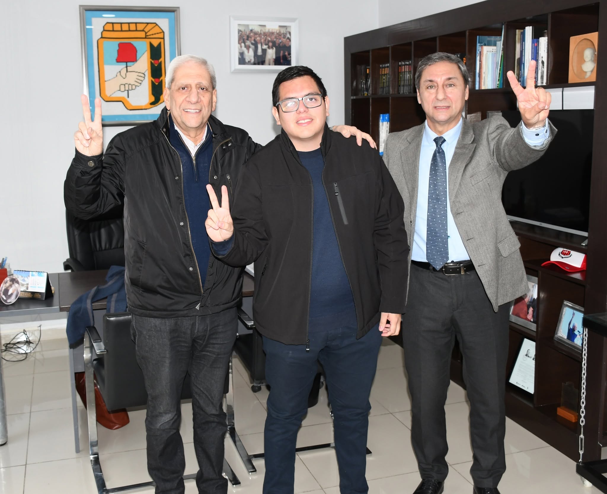 Carlos Emiliano “Carlitos” Silva fue elegido candidato oficial del PJ para la Intendencia de Fernández Carlos Emiliano “Carlitos” Silva fue elegido candidato oficial del PJ para la Intendencia de Fernández