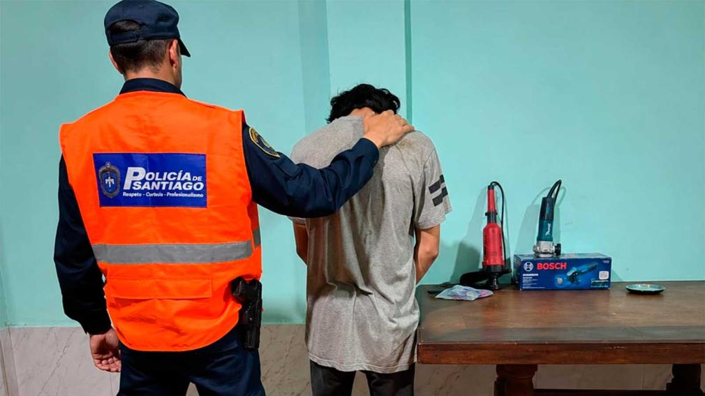 Detuvieron a «Riky» Juárez por el robo a un corralón de Fernández y recuperaron herramientas sustraídas Detuvieron a «Riky» Juárez por el robo a un corralón de Fernández y recuperaron herramientas sustraídas