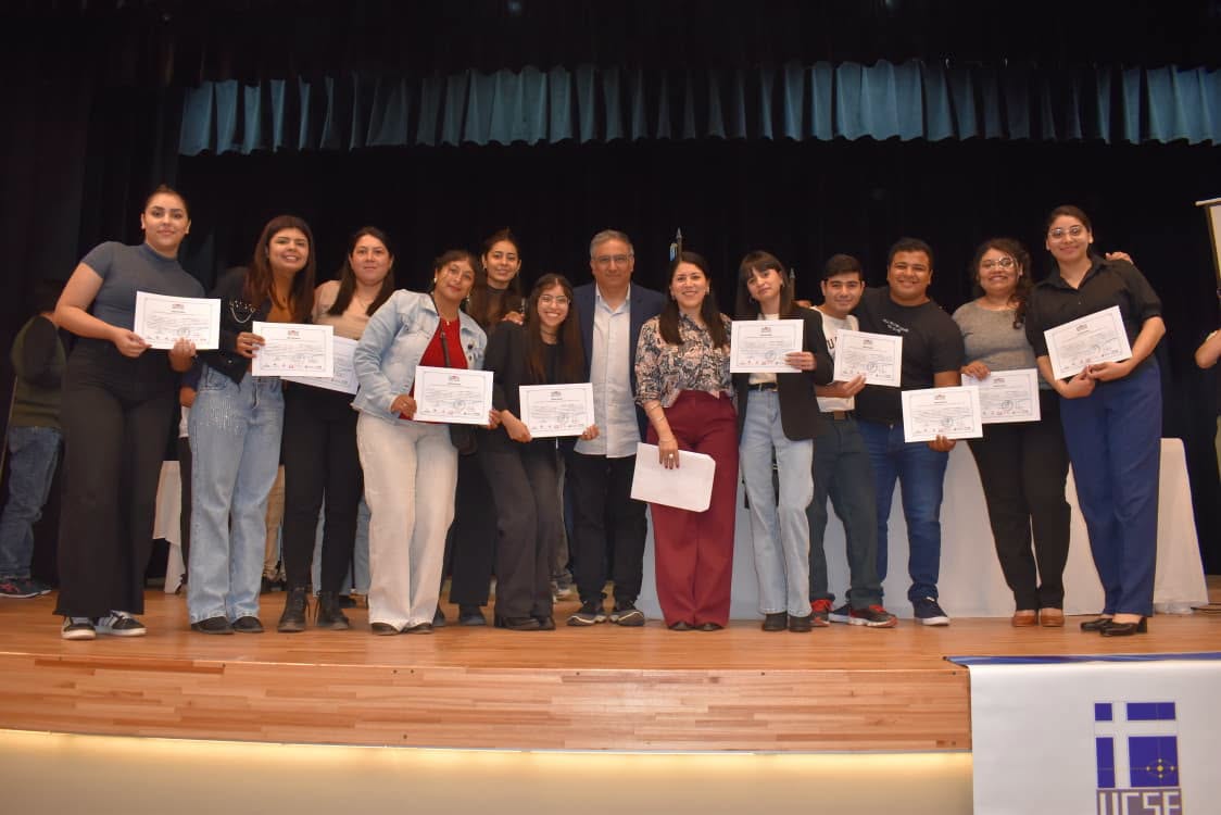 FERNANDEZ: “Santiago Crece con Vos”-68 jóvenes culminaron su formación y recibieron sus certificados FERNANDEZ: “Santiago Crece con Vos”-68 jóvenes culminaron su formación y recibieron sus certificados